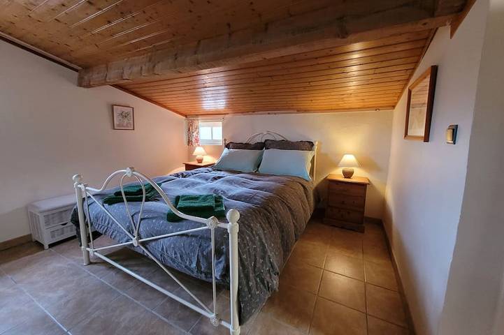 Location de vacances pour 4 personnes, avec piscine et jardin à Saint-Saud-Lacoussière - 2