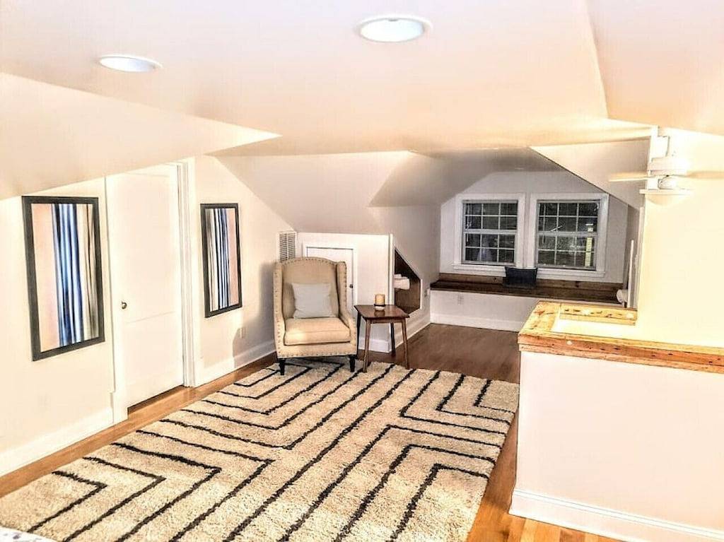 Ganze Wohnung, Contemporary 3-Bedroom Home with Balcony in Rva in Richmond, Virginia