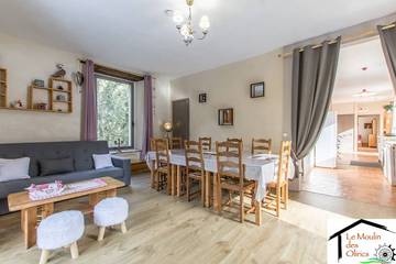 Gîte pour 10 personnes, avec terrasse ainsi que jardin et jacuzzi à Sallanches