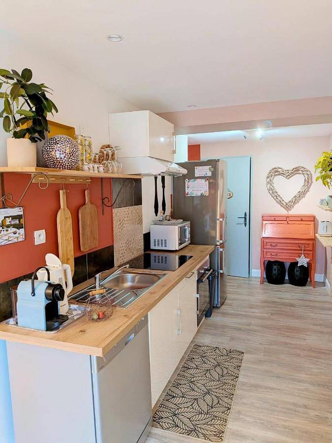 Location de vacances pour 3 personnes, avec jardin et jacuzzi ainsi que sauna et terrasse à Boussac (Aveyron) - 4