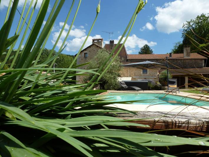 Gîte pour 8 personnes, avec jardin et piscine ainsi que jacuzzi et terrasse - 1