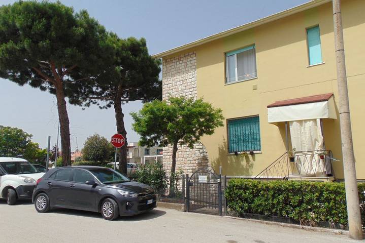 Appartamento intero, S241 - Sirolo, bilocale  completamente ristrutturato in Sirolo, Riviera del Conero