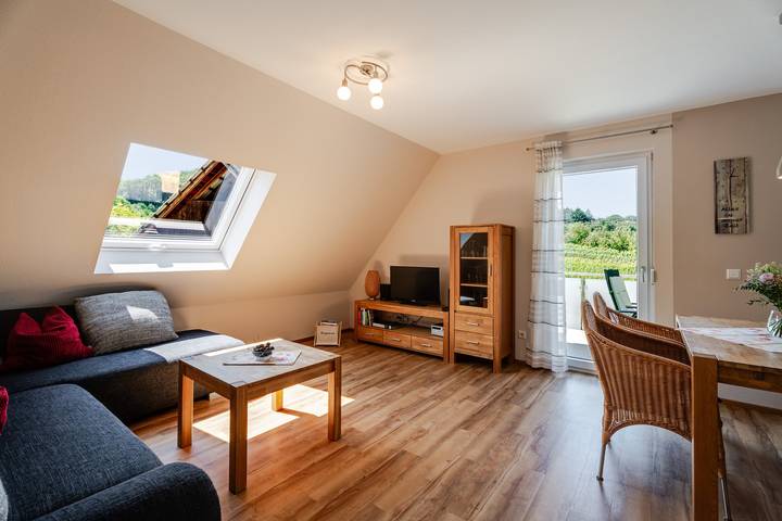 Ganze Wohnung, Ferienwohnung 'Kirschblüte' mit Bergblick, Gemeinschaftsgarten und Wlan in Oberkirch, Mittlerer Schwarzwald