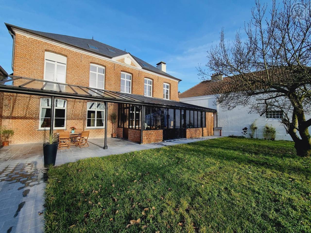 Gîte pour 11 Personnes dans Arnèke, Département Nord