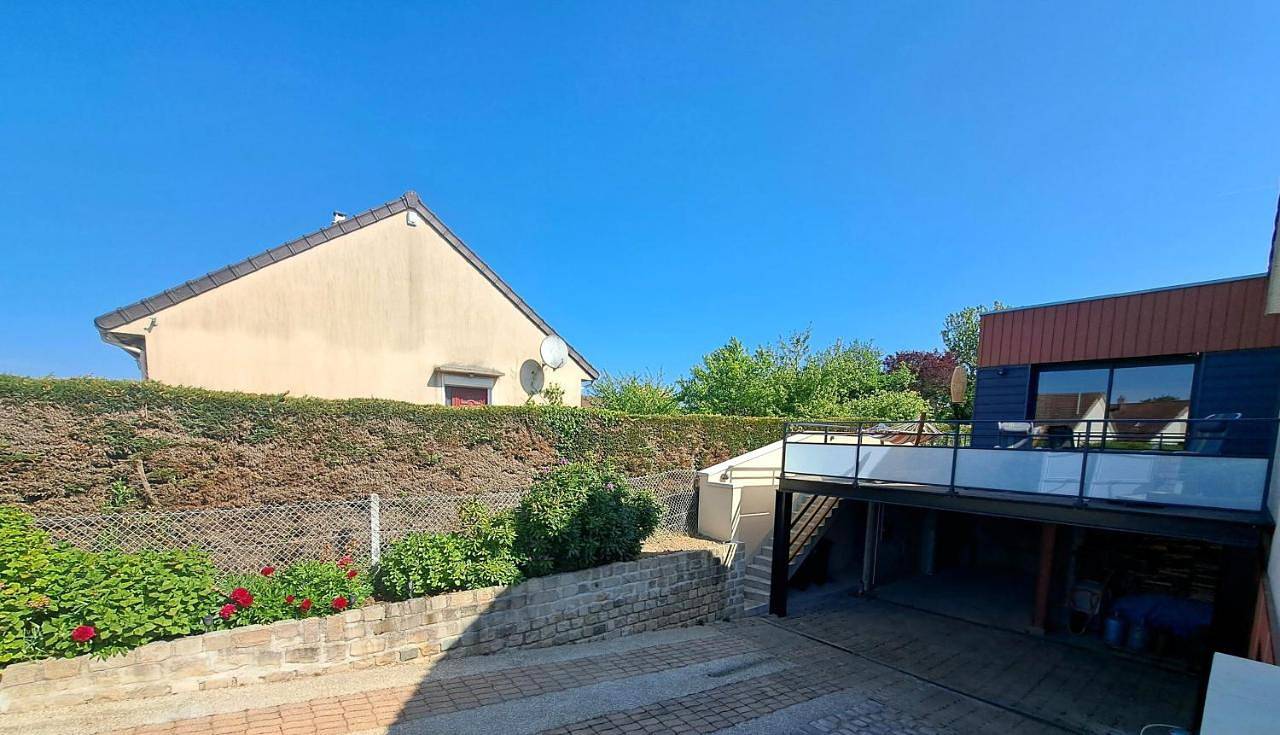 Chambre avec salle de bain privative et borne de recharge électrique T2 in Tourville-sur-Arques, Région de Dieppe