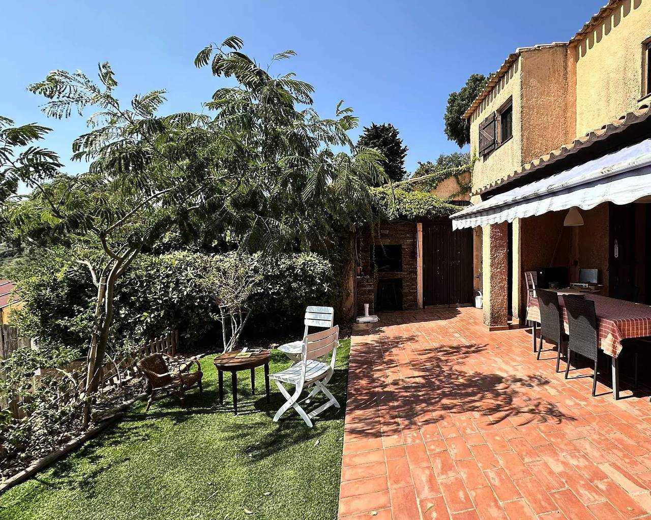 Mazet climatisé pour 7 personnes sur le Domaine de Valcros à la Londe Les-Maures in La Londe-les-Maures, Côte méditerranéenne (France)