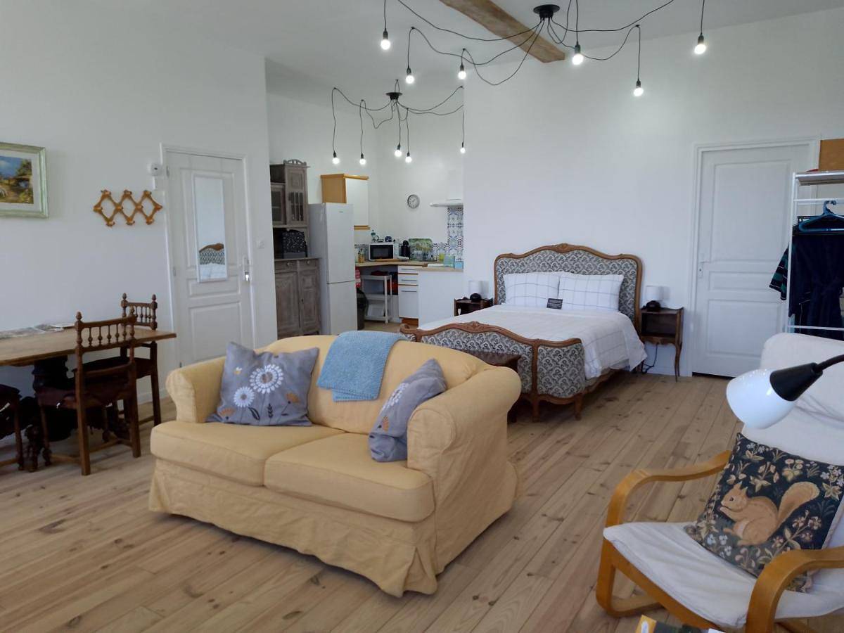 Appartement entier, Pyrenees Vue Gite Hoopoe - Le Plus Commentaires Positifs,Vues Fantastique, Petit-Déjeuner, Calme, Piscine, Parking in Saint-Gaudens, Haute-Garonne