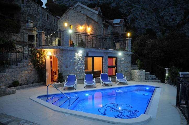 Villa für 8 Personen, mit Garten und Pool in Makarska - 2