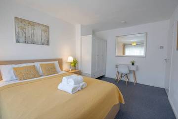 Glamping for 8 People in Birmingham, Birmingham Area, Photo 2