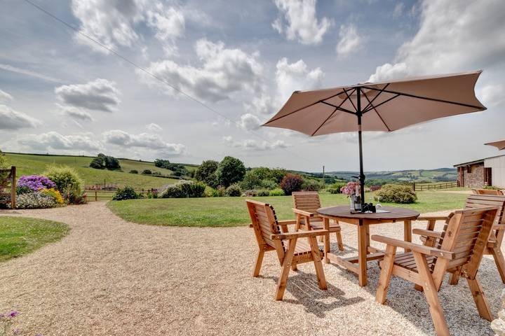 Holiday rental for 4 people, with garden and hot tub in Tiverton