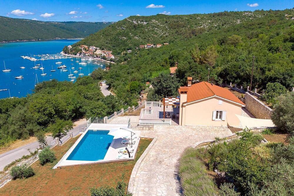 Casa vacanza a Arsia a partire da 176€ a notte