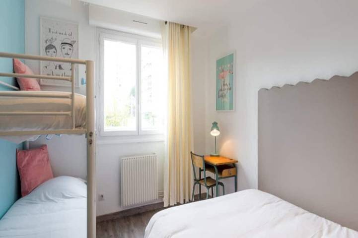 Entire apartment, Le Rhone - Apartment Lyon 7 with parking in Lyon, Lyon region