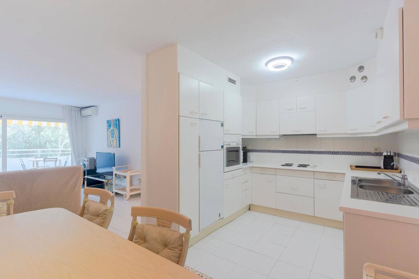 Entire apartment, Nordic Royal Club Apartment with Sea Views, Shared Pool and Air Conditioning in Vista Azur, Estepona