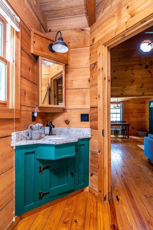 Hot Tub and Dog Friendly: 4 Miles to Cades Cove in Tuckaleechee, Blount County