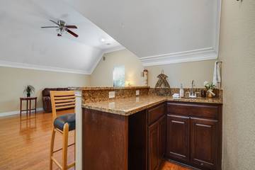 Vacation Home for 22 Guests in Dallas, Dallas County, Picture 1