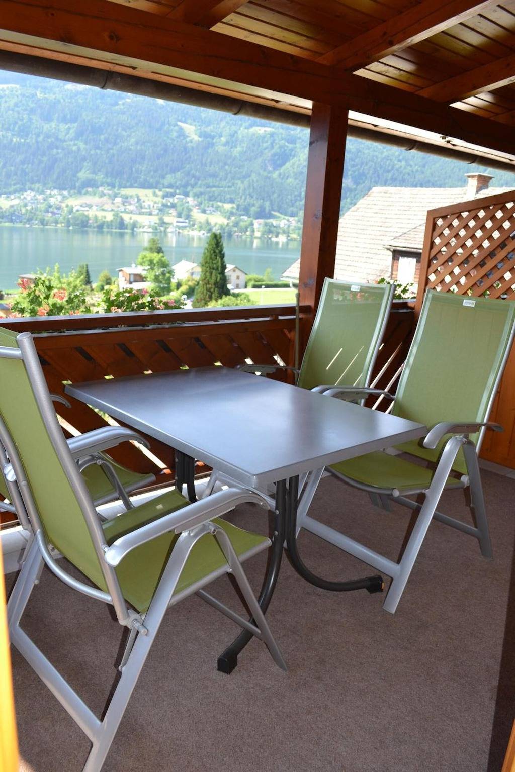 Ganze Wohnung, Apartment '3 Merlschober' mit Seeblick, privatem Garten und Balkon in Ossiach, Bezirk Feldkirchen