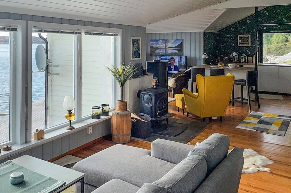 Beautiful home in Fitjar with Wifi in Fitjar