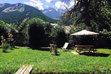 Gîte pour 7 personnes, avec jardin dans Office De Tourisme De Serre Chevalier - Bureau Du Monetier Les Bains