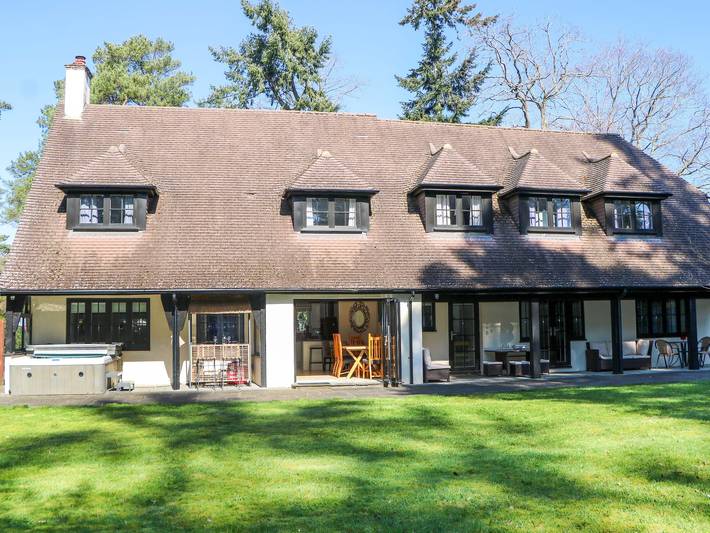 Cottage for 12 people, with garden in Dorset