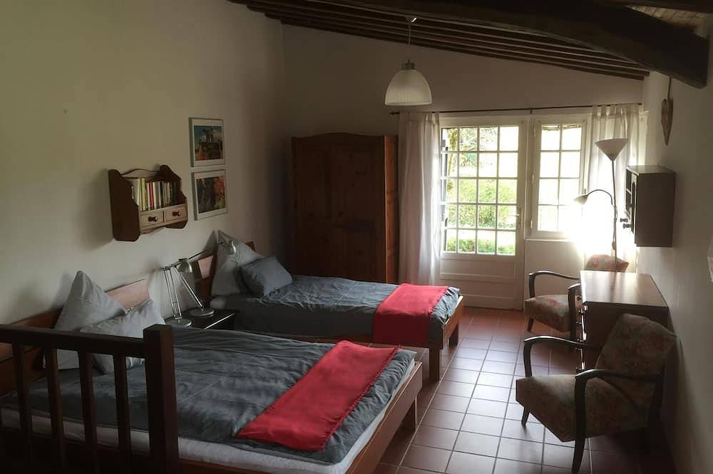 La Maison Verte aux bords de l'Atlantique, un paradis dans une réserve naturelle in Poiroux, Vendée