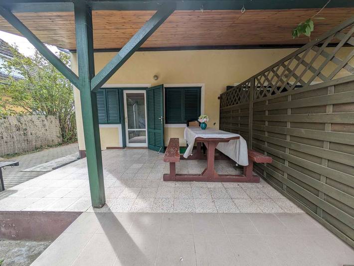Casa de vacaciones con 2 terrazas y piscina cerca de la playa in Balatonmáriafürdő, Balaton Region