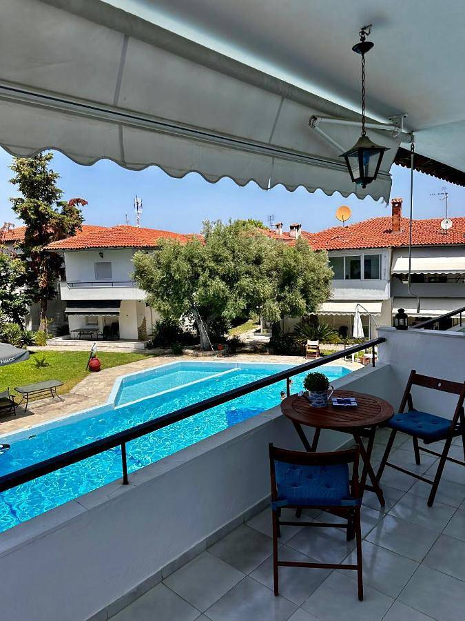 Location de vacances pour 5 personnes, avec vue ainsi que jardin et piscine dans Pefkochori - 3