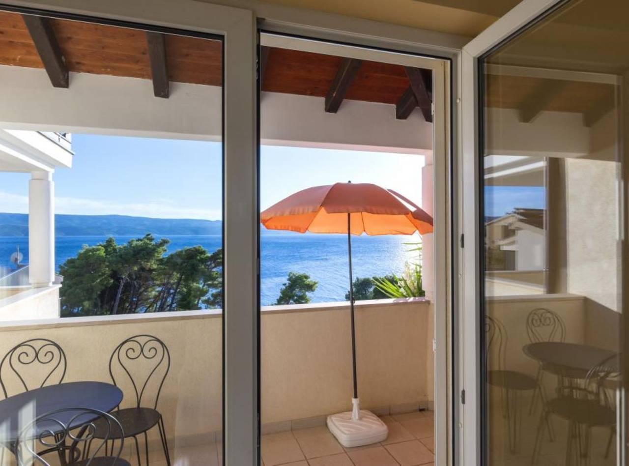 Ganze Wohnung, Ferienwohnung für 4 Personen mit Garten in Stanici, Omis-Riviera