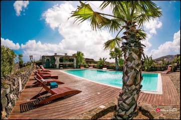 Gîte pour 2 personnes, avec piscine ainsi que sauna et jardin dans Pantelleria