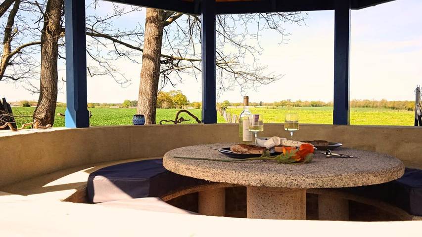 Location de vacances pour 7 personnes, avec jardin et vue, animaux acceptés à Jans