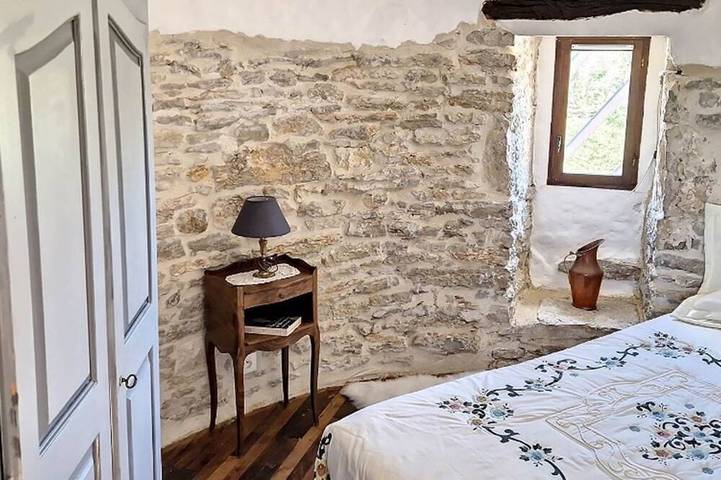 Gîte pour 2 personnes, avec jardin et jacuzzi à Aujols - 2