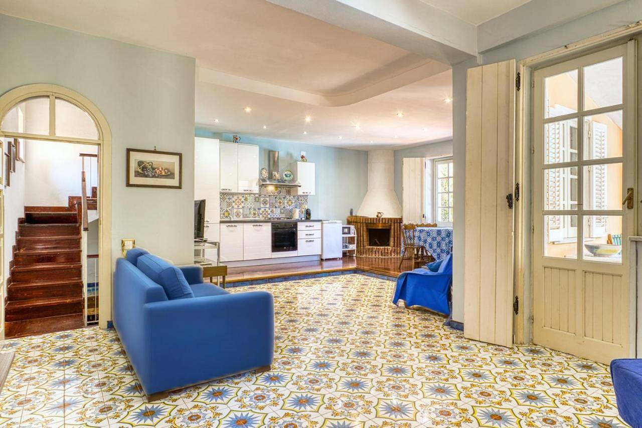 Villa with Private Pool in Capo Zafferano, Bagheria