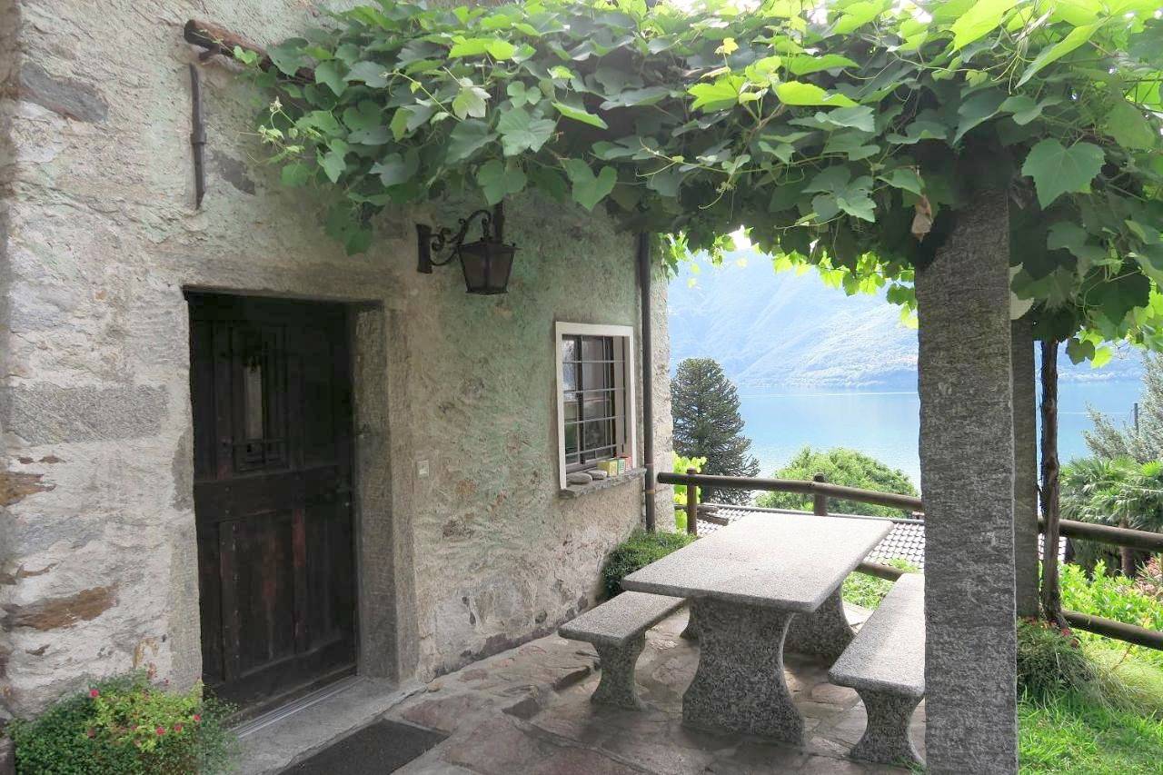 Rustico Storelli in Porta (Brissago), Brissago
