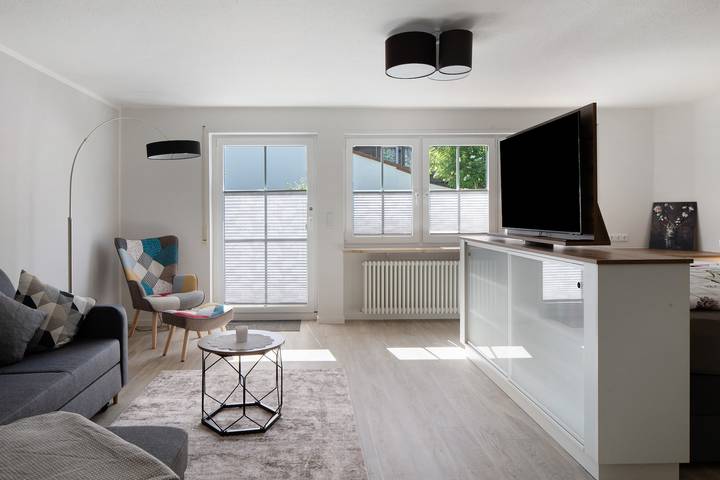 Ganze Wohnung, Ferienwohnung 'Talhausen' mit privater Terrasse, privatem Garten und Wi-Fi in Ebringen, Südschwarzwald