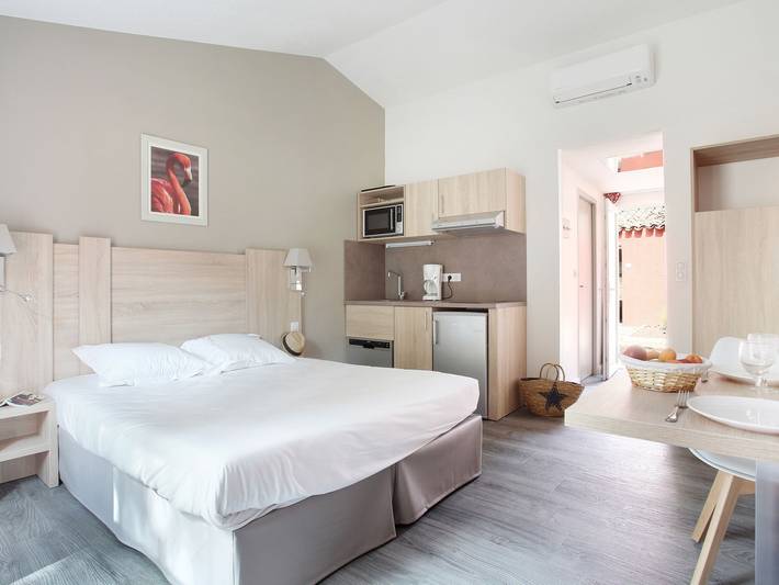 Ferienwohnung für 2 Personen, mit Sauna und Kinderpool sowie Terrasse, mit Haustier in Arles - 4