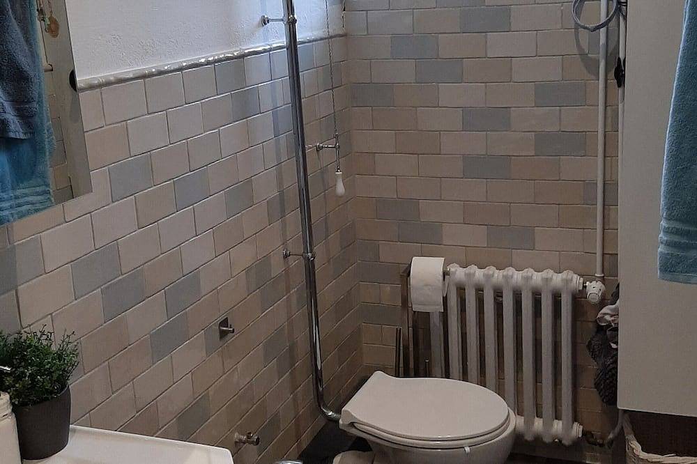 Ganze Wohnung, 4 Sterne Wohnen \"Zum alten Forsthof\", denkmalgeschützt am Schloßpark, App. 3 in Eutin, Ostholstein