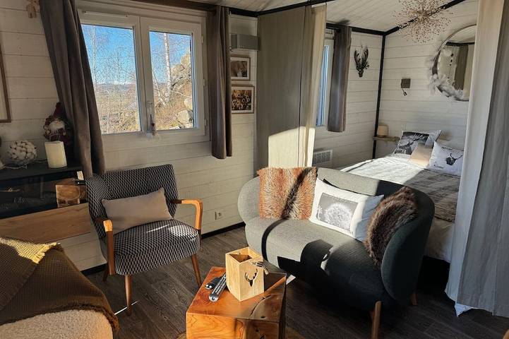 Gîte pour 4 personnes, avec terrasse et jardin, animaux acceptés à Nasbinals - 2