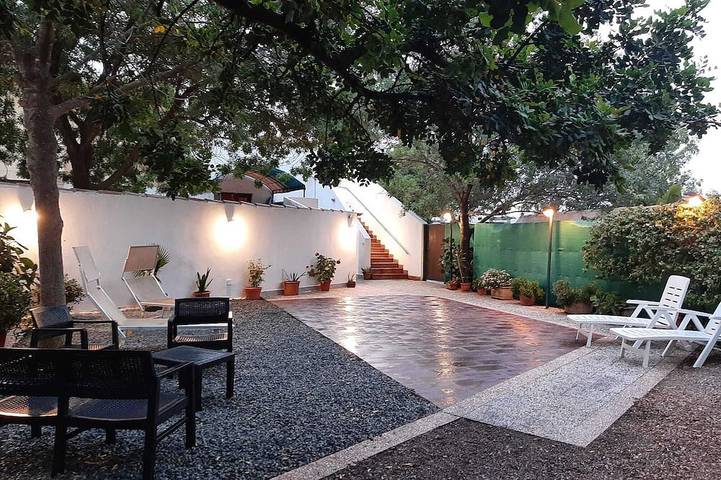 Villa for 6 people, with garden - 1