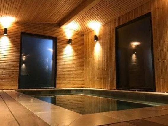 Gîte pour 20 personnes, avec jacuzzi et terrasse ainsi que jardin et piscine en Rhône-Alpes - 4