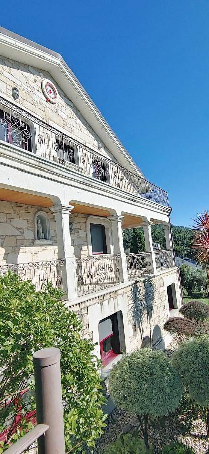 Casa rural para 12 personas, con Balcón y Jacuzzi además de Terraza y Jardín en Mazaricos - 2