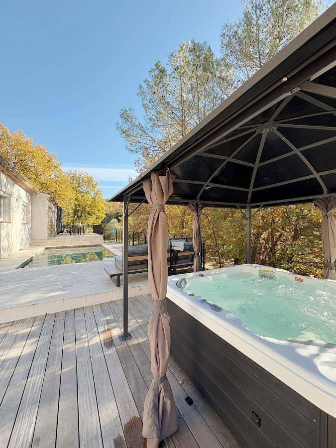 Holiday home for 8 people, with pool and hot tub as well as garden, with pets - 1