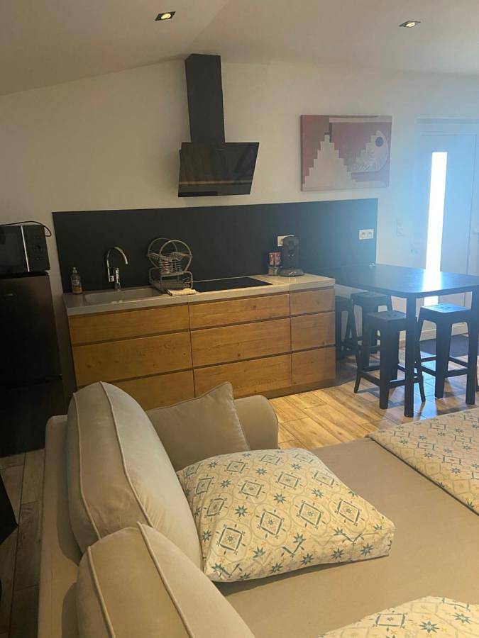 Appartement entier, One-Bedroom Apartment in Venouse, Région d'Auxerre