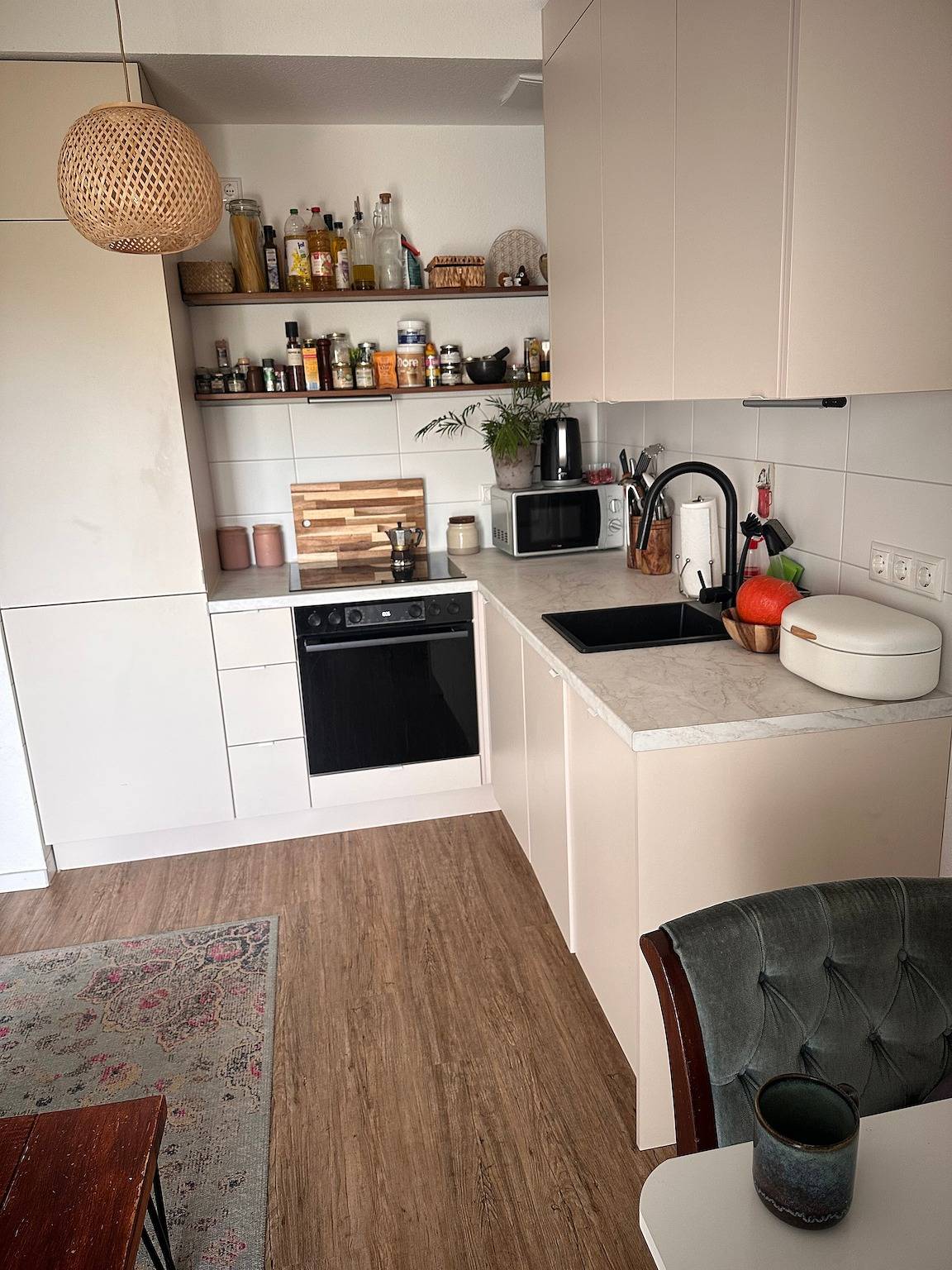 Ganze Wohnung, Light-flooded apartment with terrace & garden in Nippes (Köln), Köln