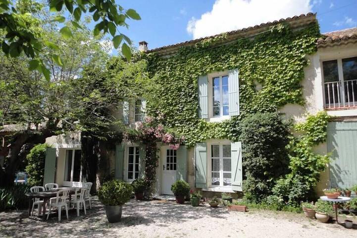 Maison de vacances pour 10 personnes, avec Terrasse et Jardin à Sarrians