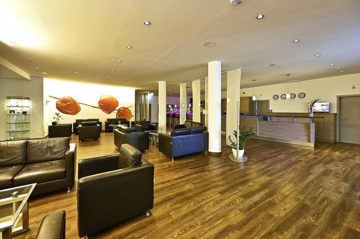 Hotel für 3 Personen, mit Sauna und Garten sowie Terrasse, kinderfreundlich in Celle - 2