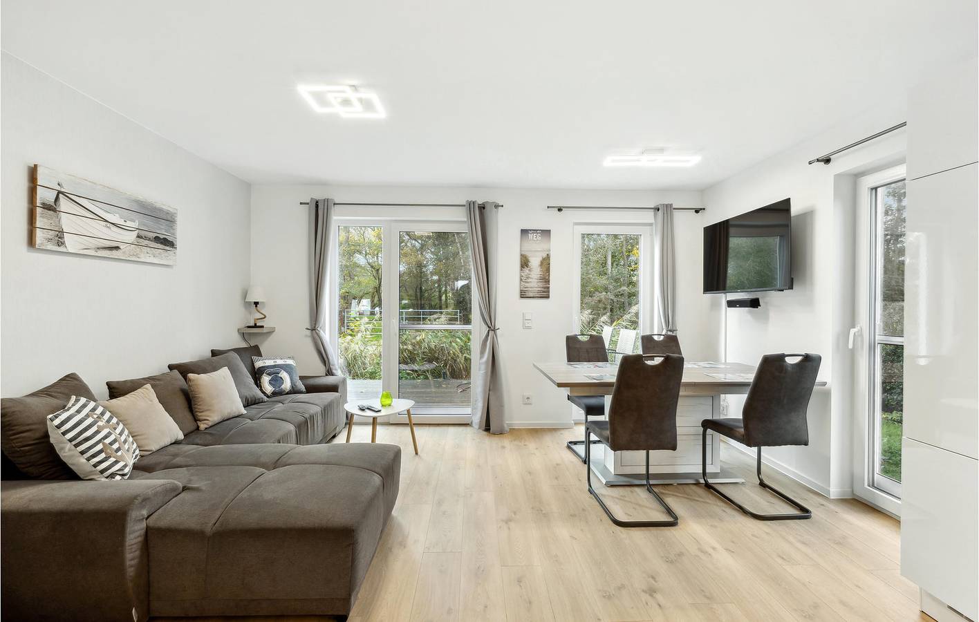 Gemütliches 2BR Apt mit Parkplatz, Terrasse & Garten in Tossens, Butjadingen