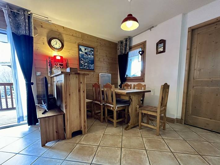 Gîte pour 5 personnes, avec balcon dans Office De Tourisme Des Carroz - 2