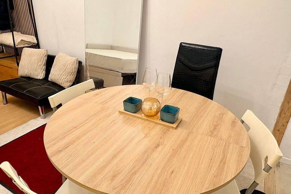 Entire apartment, Renovated & Cozy apartment with classy bathroom! in Frankfurt am Main, South Hesse