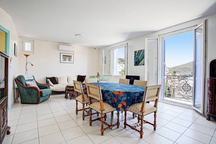 Gîte pour 4 personnes, avec balcon dans Plage D En Baux Port Vendres - 2