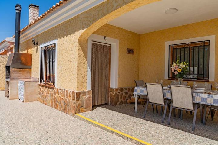 Casa de vacaciones para 8 personas, con jardín además de vistas y piscina en Provincia de Albacete - 4