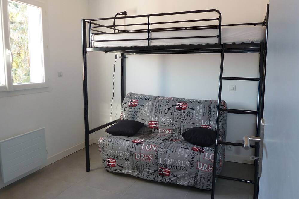 Appartement entier, F3 4/5 personnes 38m2 ,tout confort, ds  propriété privée fermée clim in Montescot, Côte d'Améthyste
